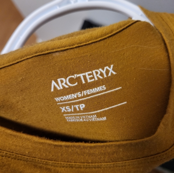 Arcteryx Lana Merino Wool tshirt - women's xs - Picture 3 of 4